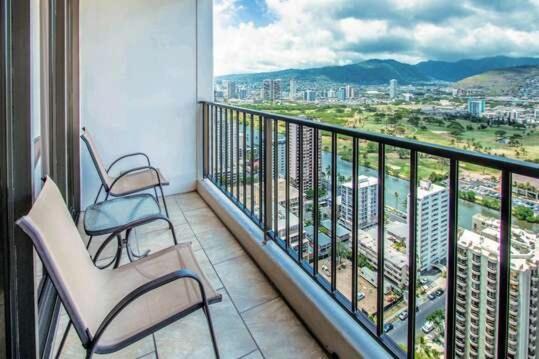 Deluxe Panoramic Mountain View Condo - 37Th Floor, Free Parking & Wifi Condo Honolulu Eksteriør bilde